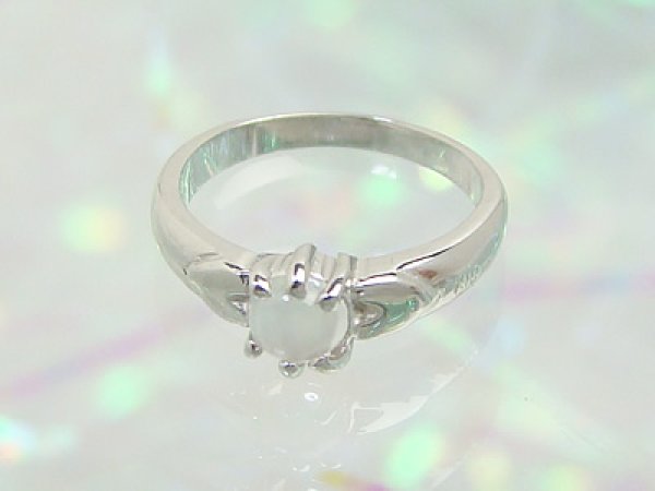 画像1: 愛あるファーストプレゼントに誕生指輪を　プラチナジュエルベビーリング　ムーンストーン (1)